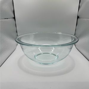 Pyrex Blue Tinted  1.5 QT Mixing Bowl‎